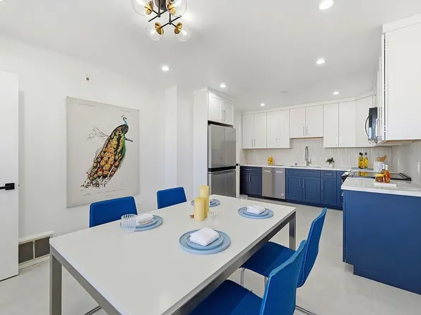 900 Saint Joseph Ave, Los Altos, CA 94024