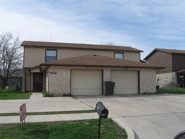 1st image of 2202 Cascade Dr #B