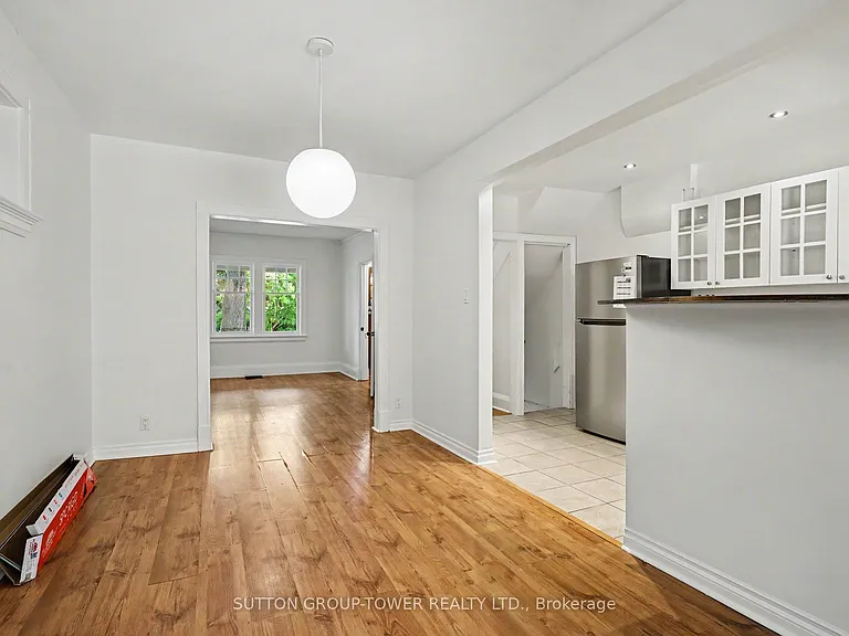 118 Castlefield Ave — Photo 9