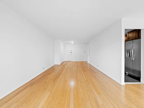 201 East 36th Street image 7 of 10