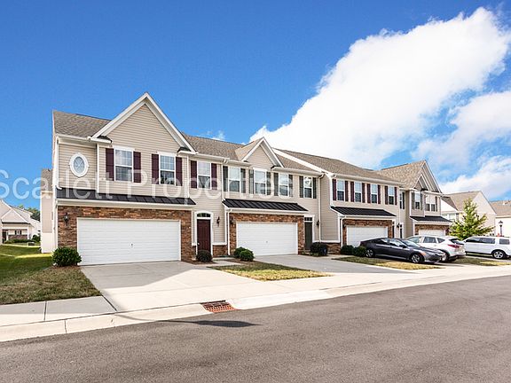 3rd image of 3251 Mistletoe Dr