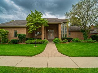 10246 Cherrywood Ln, Munster, IN