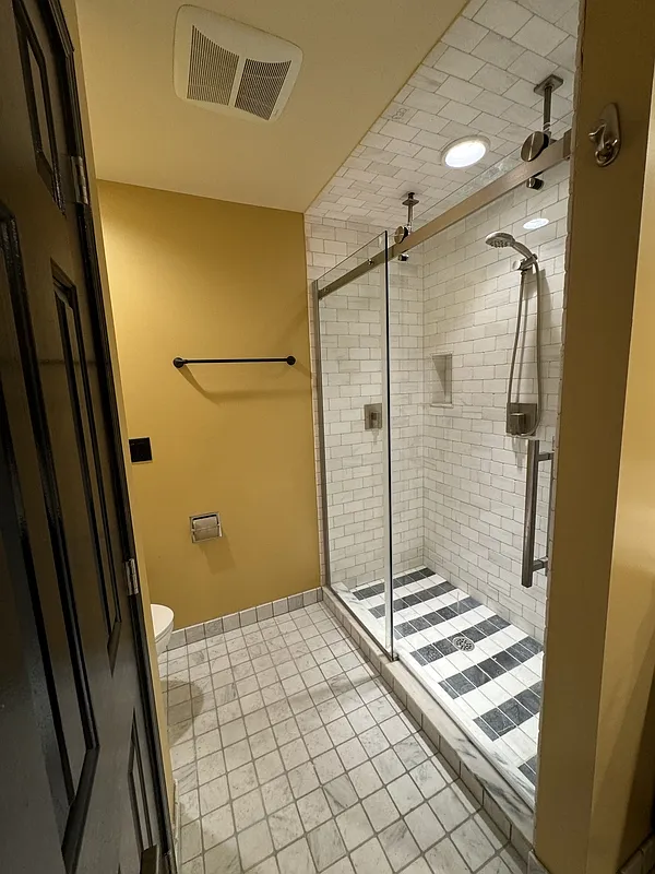 4 bed, 1.0 bath, $3,840 — Photo 4