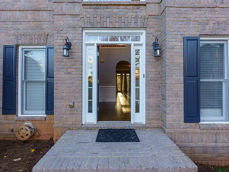 495 Pine Bough Ct — Photo 4