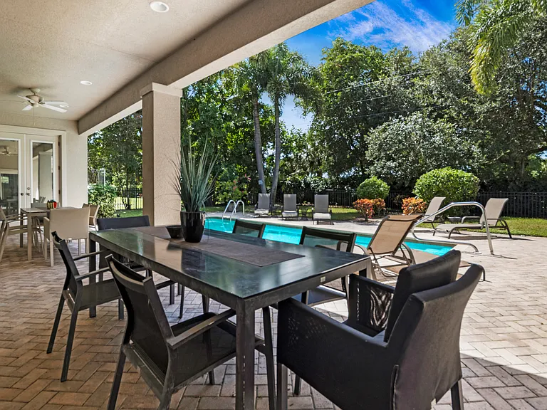 445 Palm River Blvd — Photo 34