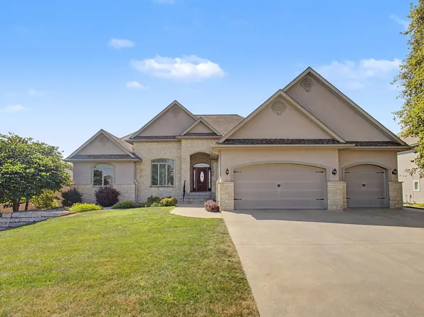 3705 Hawthorne Woods Ter, Manhattan, KS 66503