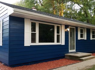 819 S Clinton St, Stockbridge, MI 49285
