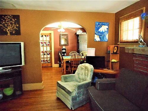 2nd image of 153 Nassau Ave