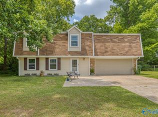 12006 Queens Pl SE, Huntsville, AL 35803