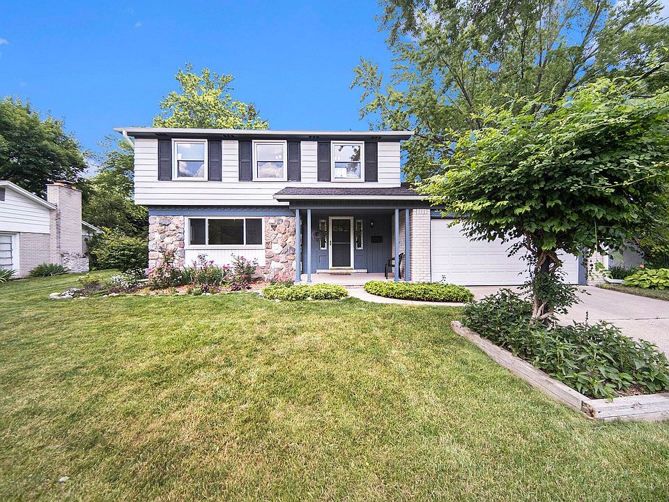 1st image of 1384 King George Blvd