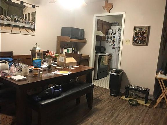 3rd image of 1810 Holleman Dr W