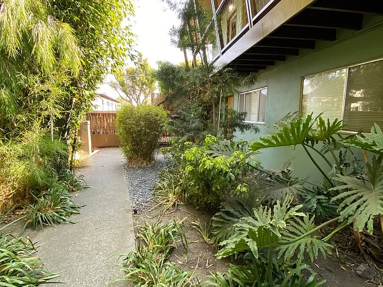 1621 Blake street Berkeley, CA 94703 — Photo 1