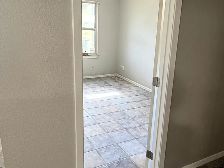 3914 Bremen St — Photo 7