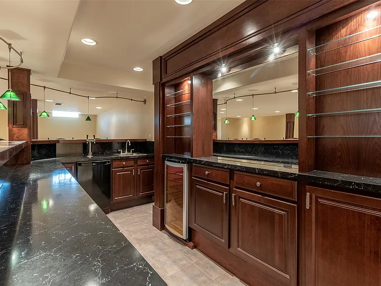 24084 Westmont Dr — Photo 28