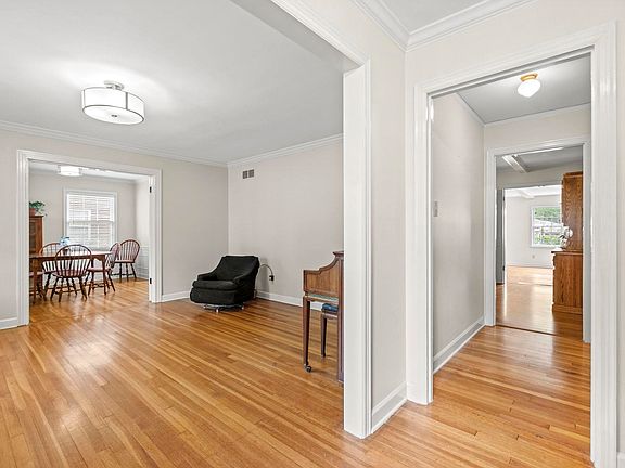 5th image of 4533 Dee Rd