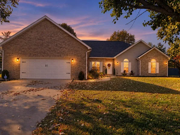 14023 N Shepherd Ln, Mount Vernon, IL 62864