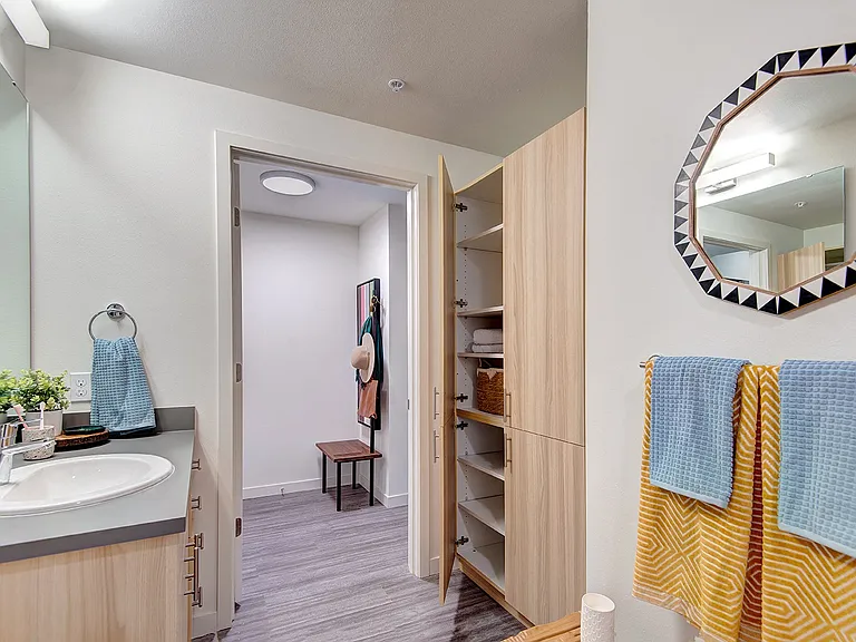 Hazel Apartments — Photo 9