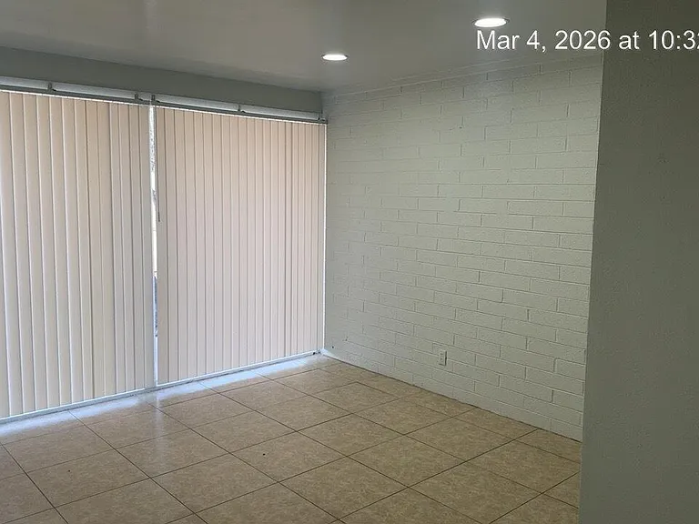 2026 W Cactus Rd #A — Photo 8