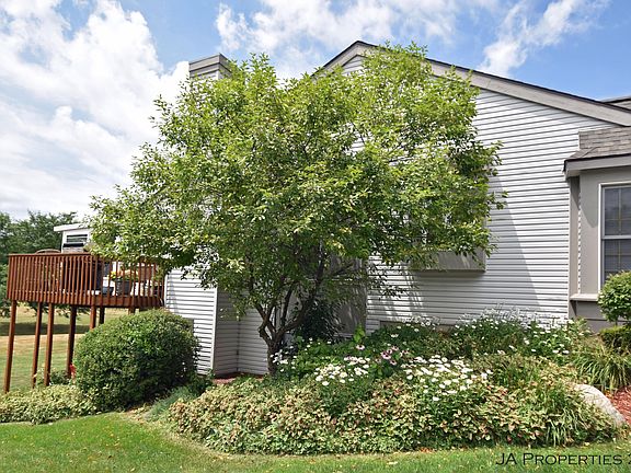2nd image of 3341 Golfview Dr NW