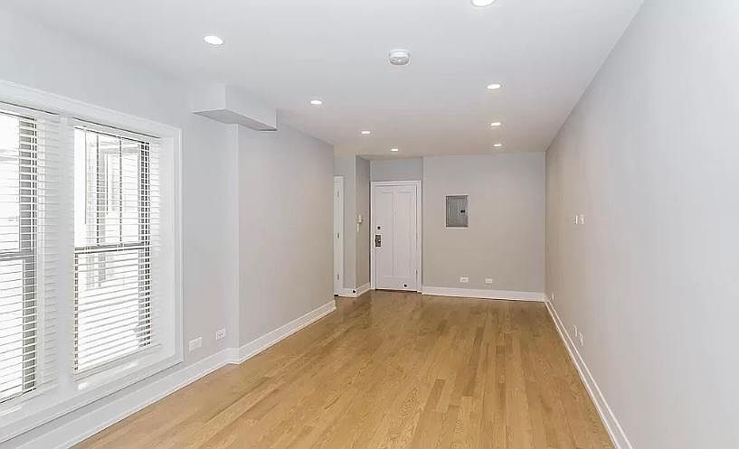 2nd image of 4822 N Wolcott Ave #Jrbbcn22v