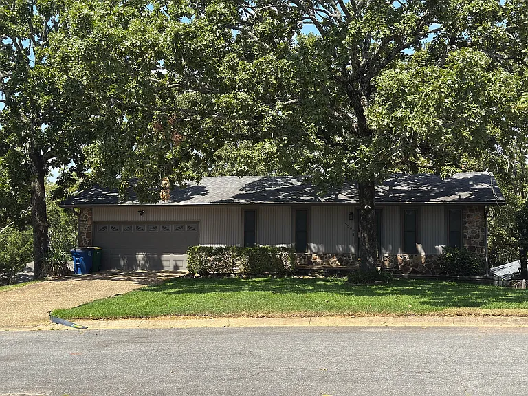 5505 Ridgewood Ln — Photo 1