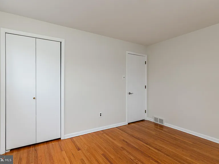410 Woodlawn Ave — Photo 35