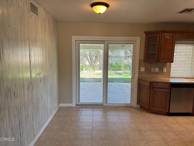 2093 Vera Ct — Photo 6