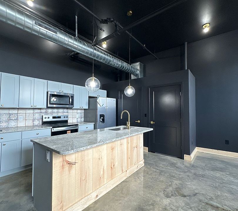1st image of 21 W Broadway APT 207
