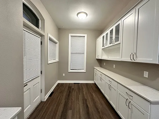6 bed, 4053 sqft, $6,000 — Photo 4
