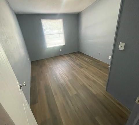 3rd image of 15219 Paradise Cove Dr