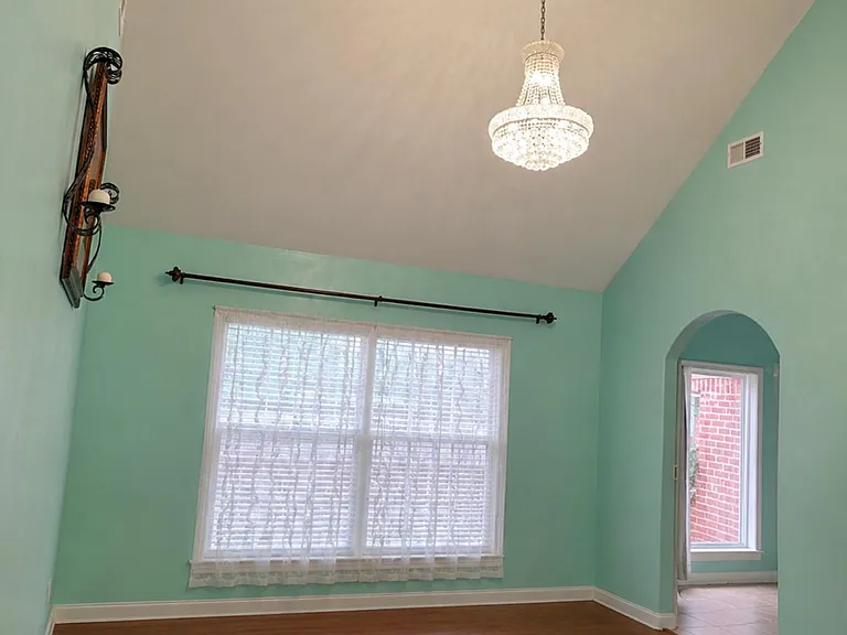 4717 Riviera Dr — Photo 2