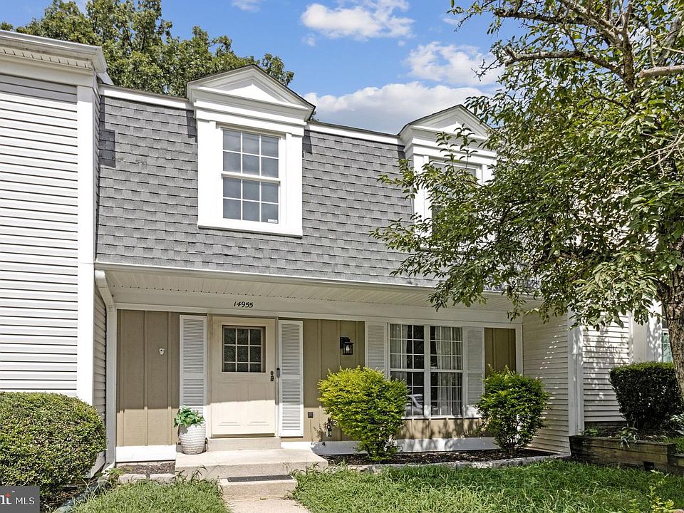 1st image of 14955 Carriage Square Dr