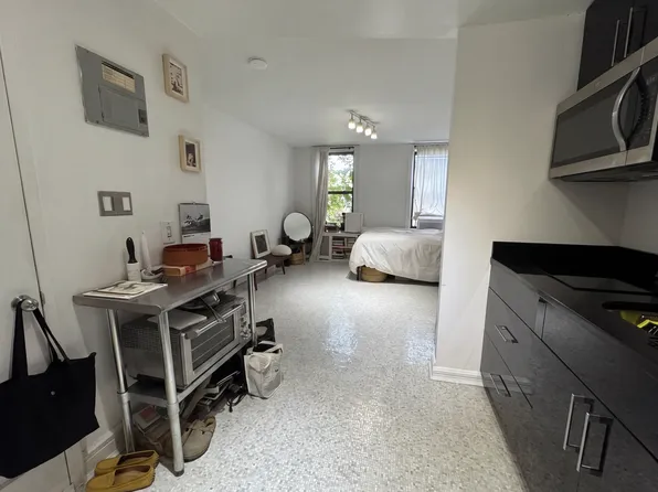 513 E 5th St APT 4A, New York, NY 10009