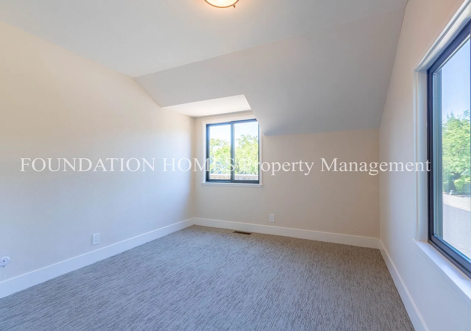 2bed/1.5 bath completely remodeled slice of Heaven in San Rafael! — Photo 4