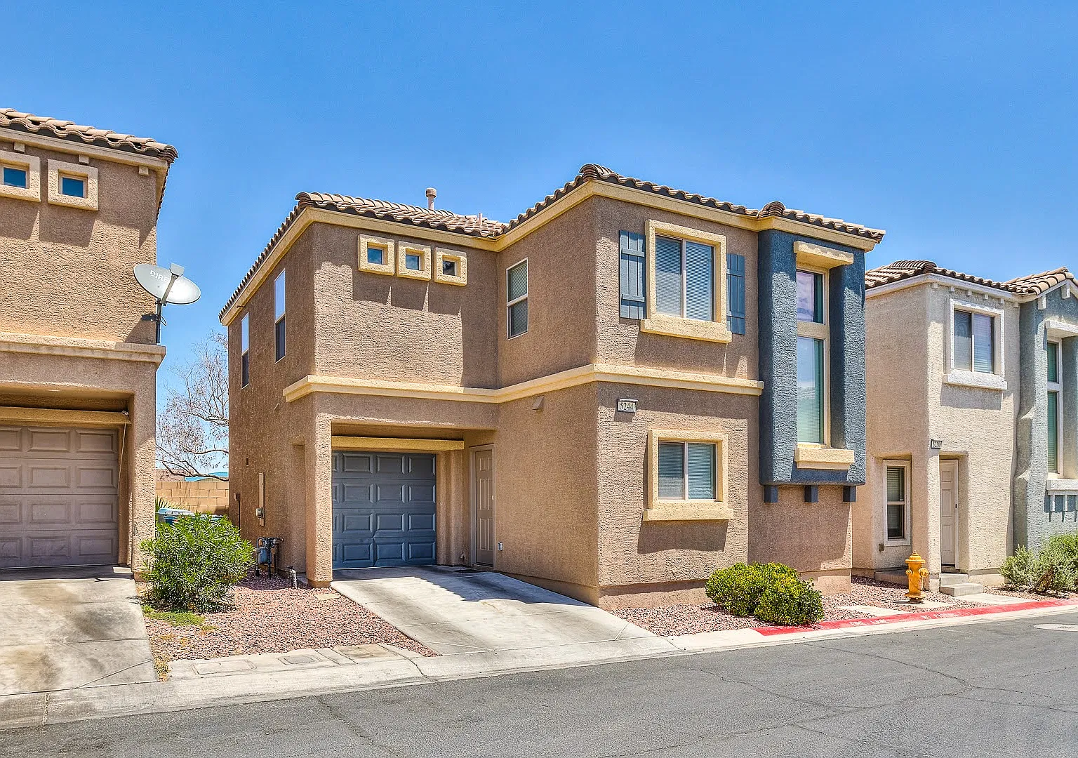 3 bed, 2.5 bath, 1374 sqft, $1,725 — Photo 2