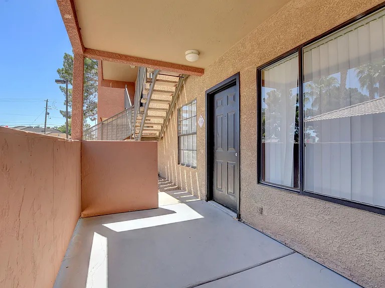 Saratoga Palms — Photo 12