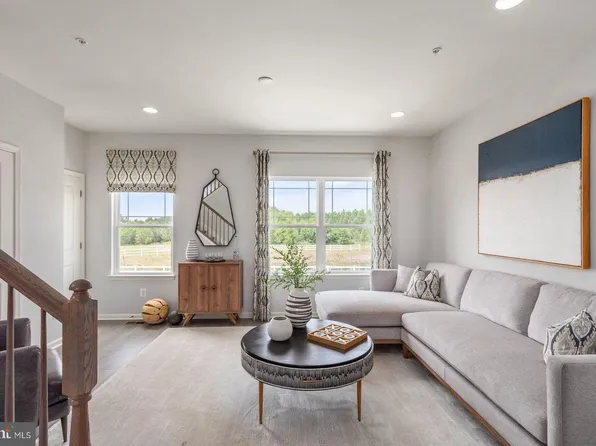 6 Victorian Way, Woodbury, NJ 08096