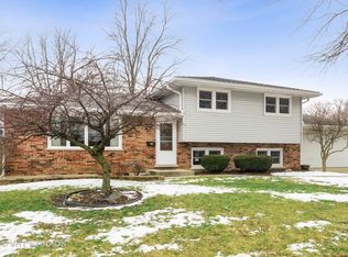 612 Gloria St, Lockport, IL 60441