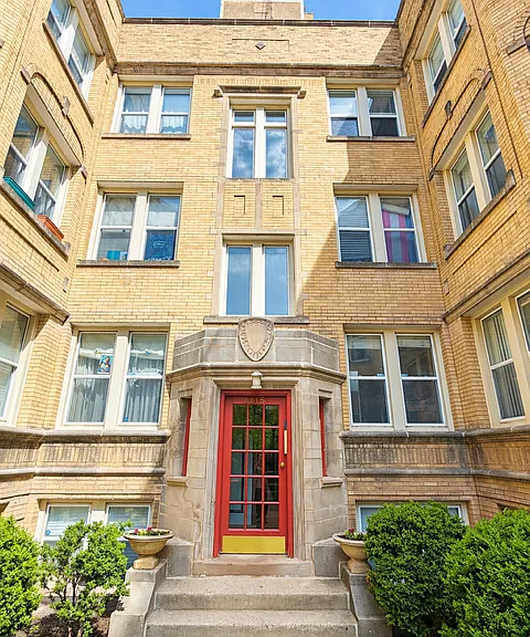 6815 N Lakewood Ave #2N — Photo 1