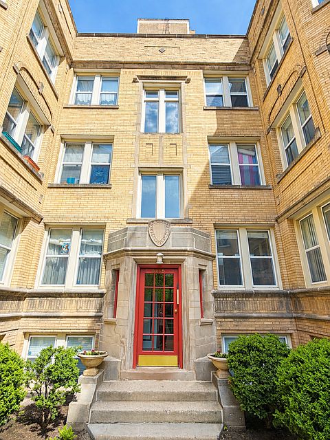 1st image of 6815 N Lakewood Ave APT 2N