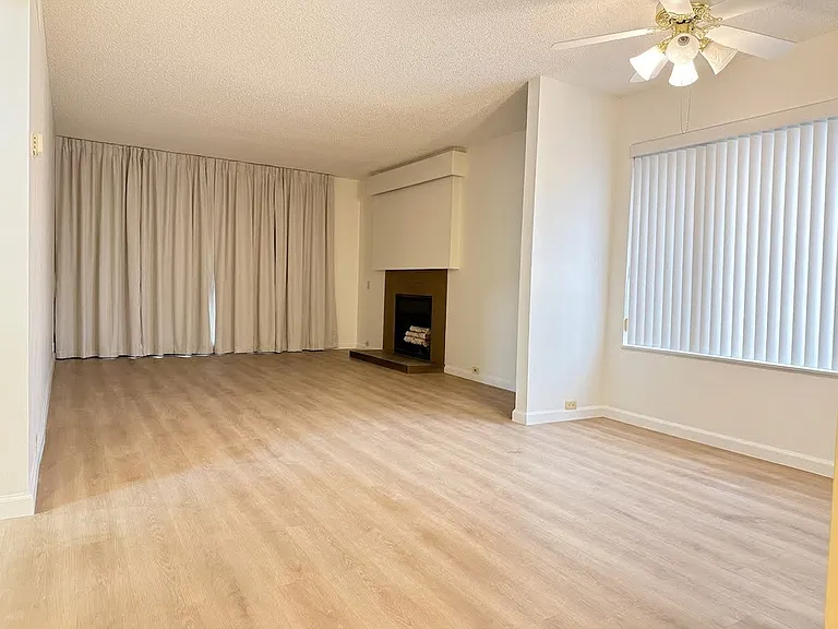 796 Woodside Ln E #11 — Photo 5