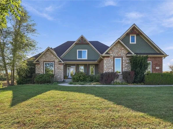 22205 143rd Pkwy, Basehor, KS 66007