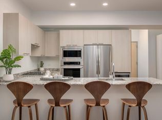 3500 N Broadway St #311, Chicago, IL 60657