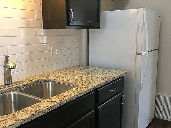 4th image of 1801 Ballentine St