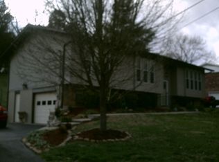 8920 Farne Island Blvd, Knoxville, TN 37923