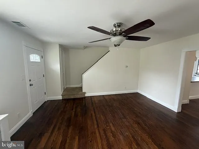 3 bed, 1.0 bath, 1116 sqft, $2,550 — Photo 2
