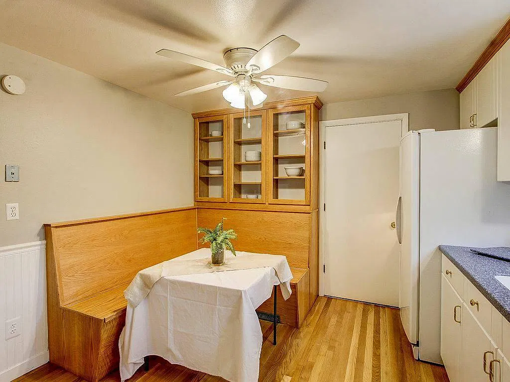 4 bed, 1600 sqft, $2,975 — Photo 4
