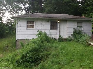 5442 Schilling Hill Rd NW, New Philadelphia, OH 44663