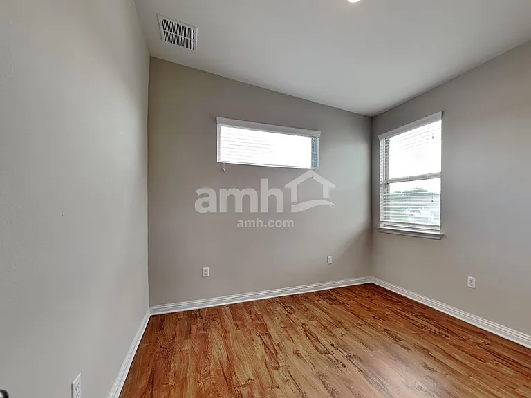 8113 Turnberry Ln — Photo 14