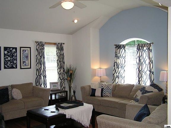 3rd image of 4216 SE Oakwood St